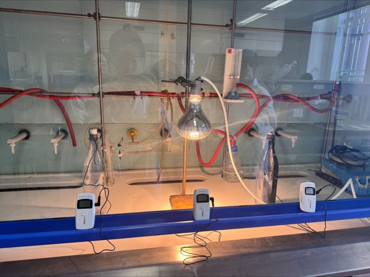 Laboratory equipment