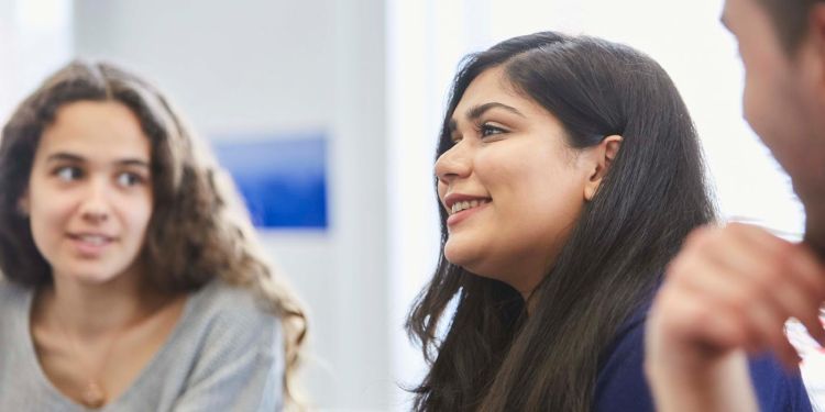 Undergraduate students in seminar