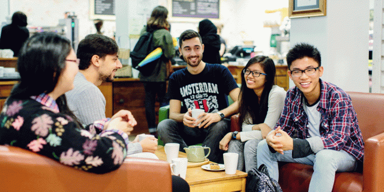 students at cafe